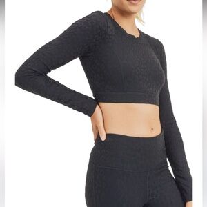 Mono B Leopard Jacquard Long Sleeve Crop Top 2 Piece Short Set Size Large